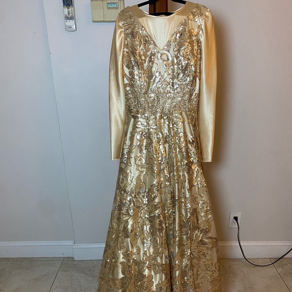 Elegant Gold Long Sleeve Sequin Gown